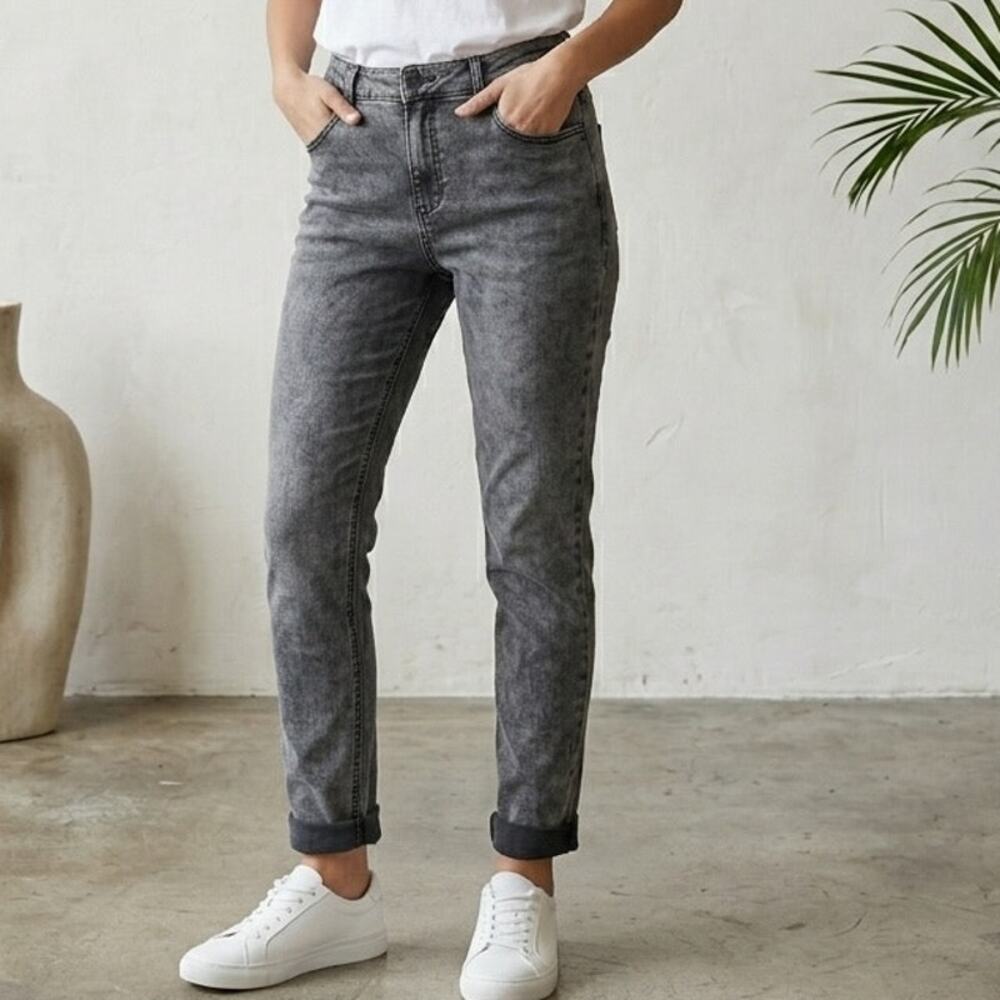 Maurices Gray Distressed Chino 5 Pocket Skinny Boyfriend Pants NWT 9/10